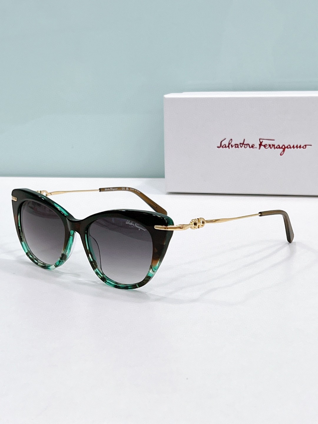 Replica Salvatore Ferragamo Designer Sunglasses SF52