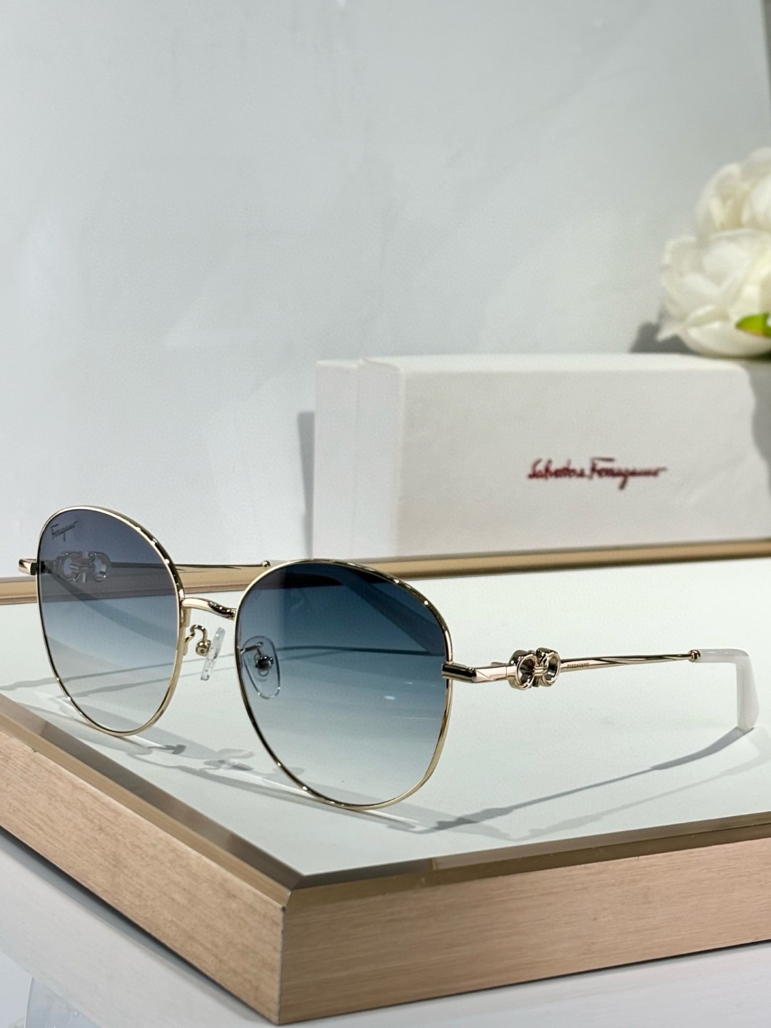 Replica Salvatore Ferragamo Designer Sunglasses SF48