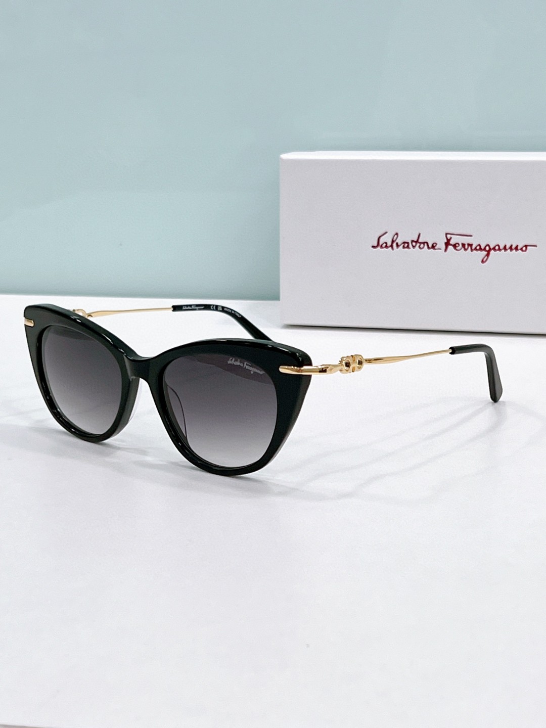Replica Salvatore Ferragamo Designer Sunglasses SF50