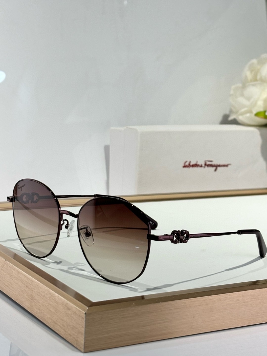 Replica Salvatore Ferragamo Designer Sunglasses SF47