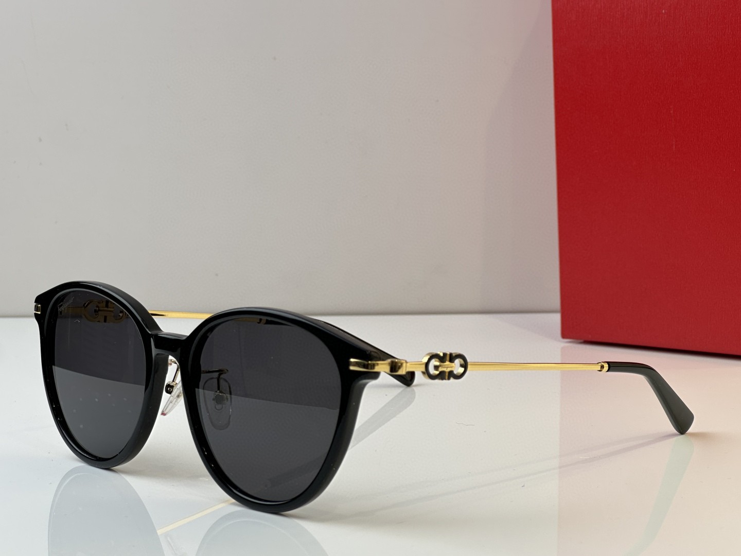 Replica Salvatore Ferragamo Designer Sunglasses SF40