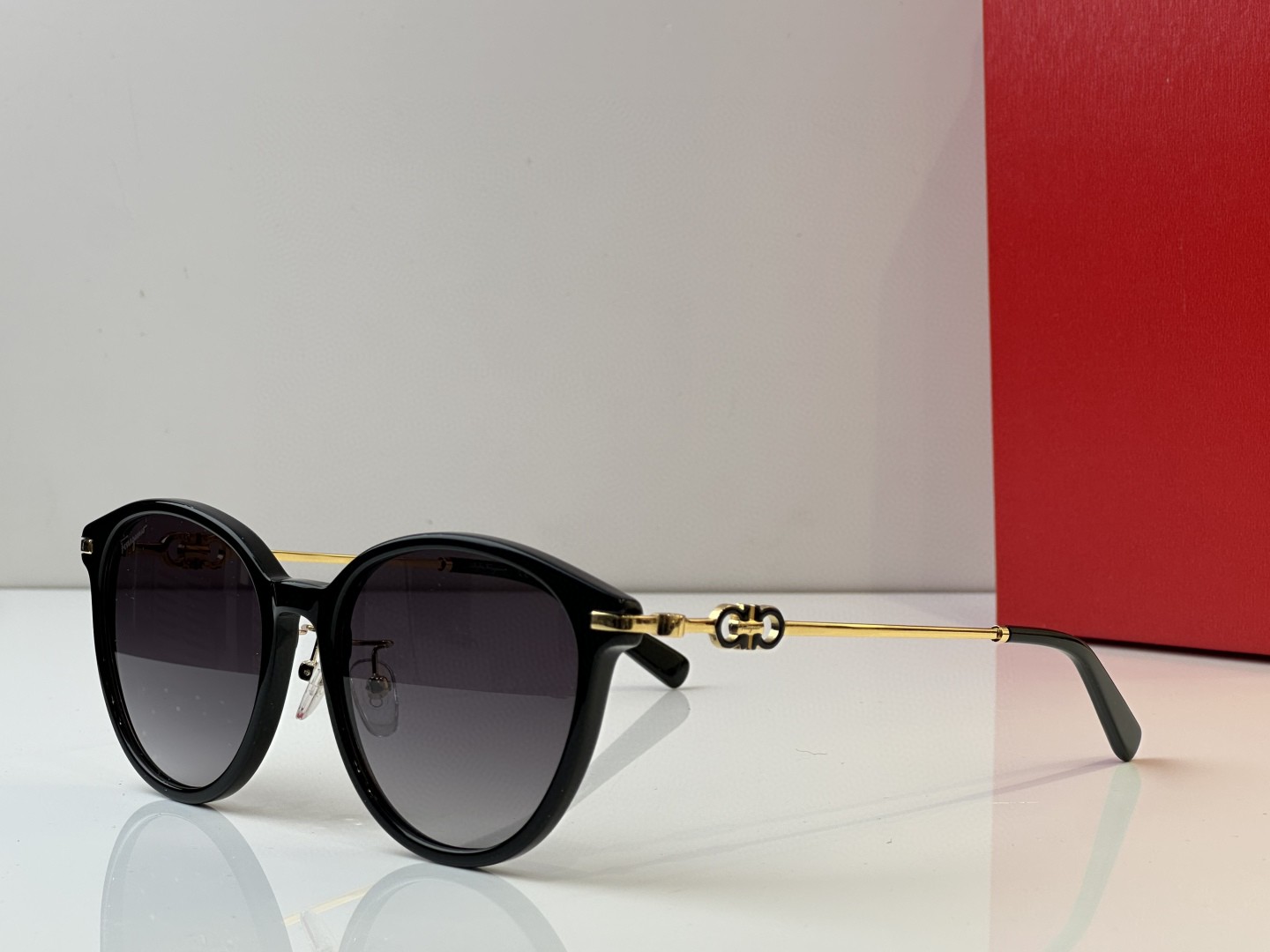 Replica Salvatore Ferragamo Designer Sunglasses SF36