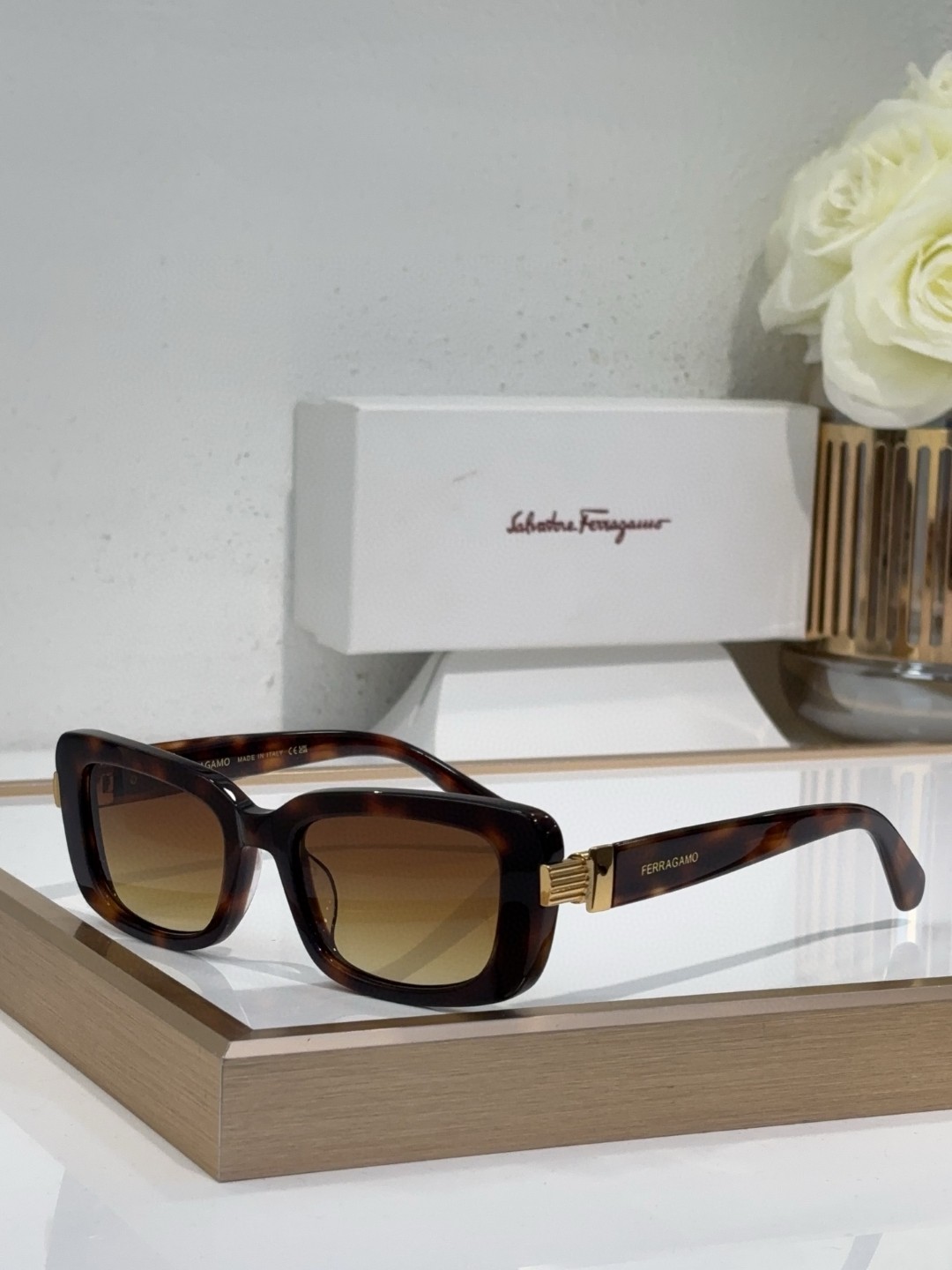 Replica Salvatore Ferragamo Designer Sunglasses SF26