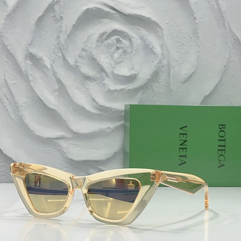 Replica Bottega Veneta Cat-Eye Sunglasses BV24